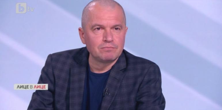 Тошко Йорданов разкри: Бащата на Петков преместил "Струма"